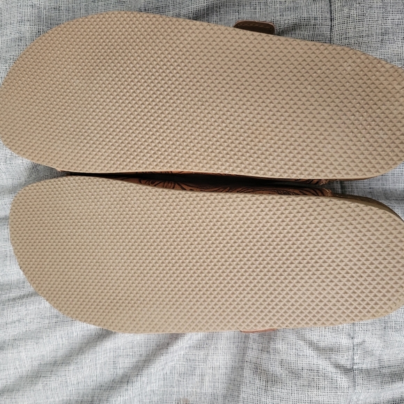 MYRA Brown Sandals with Buckle Straps - Picture 4 of 4